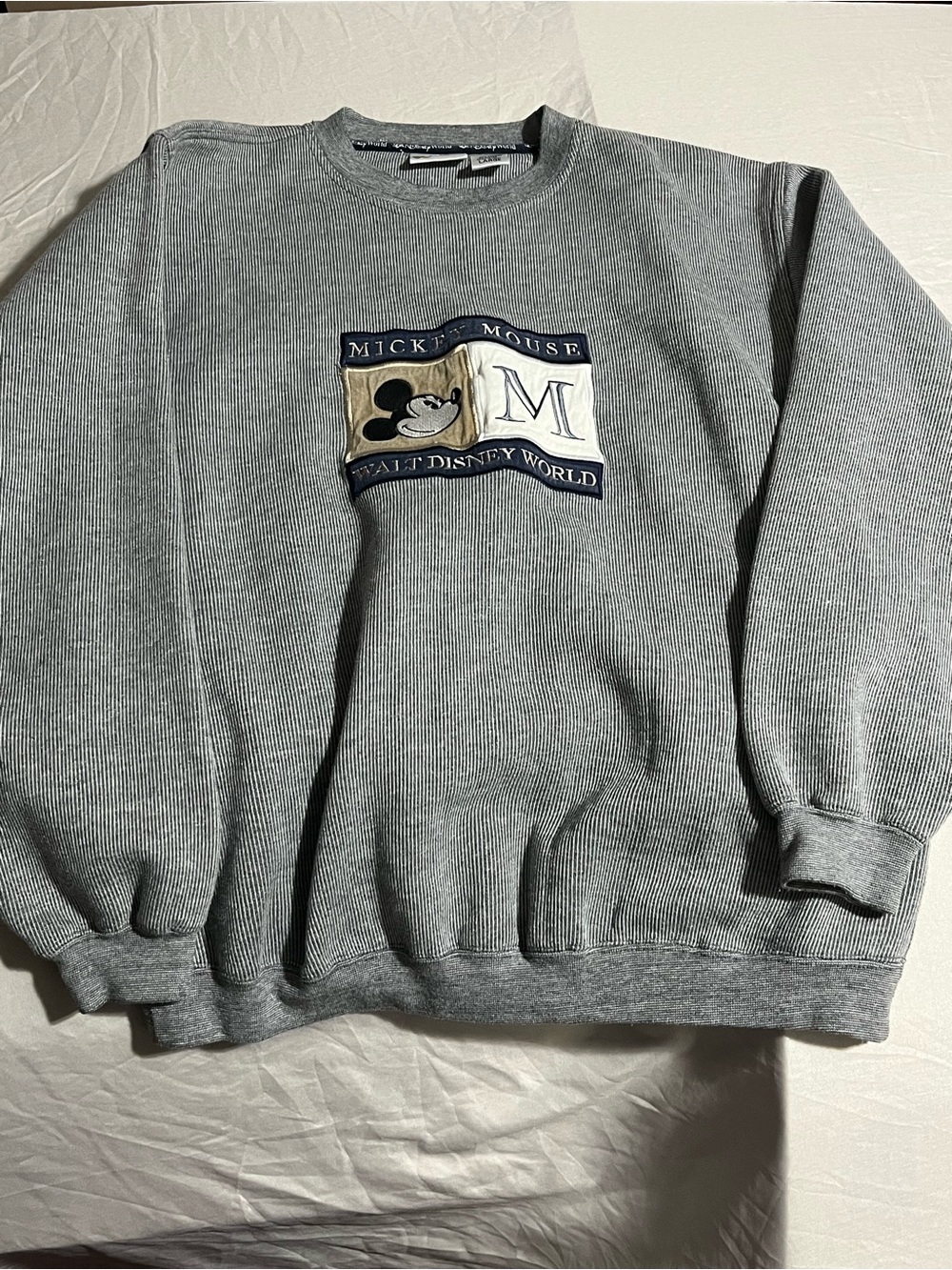 Vintage Disney Men's Gray Mickey Mouse Walt Disney World Crewneck Sweater Size L